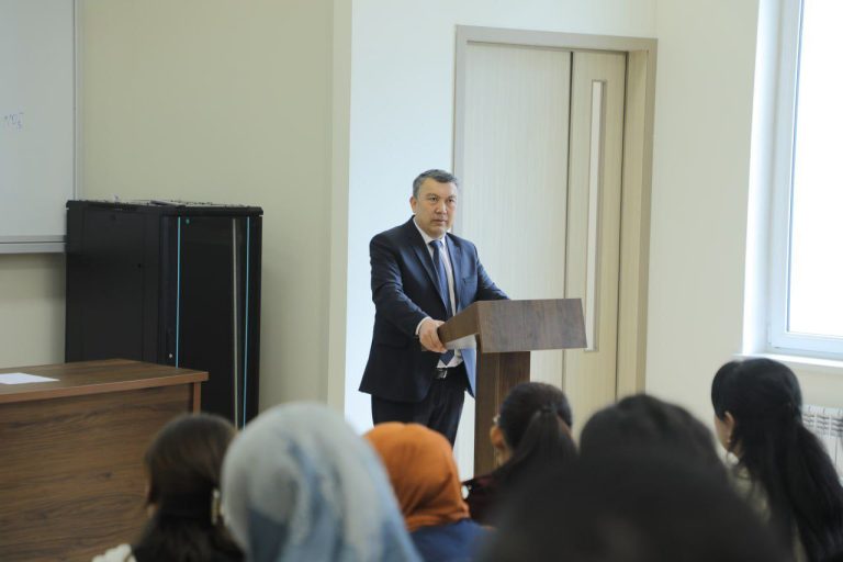 Toshkent davlat agrar universiteti rektori N.Oblomuradov 1-bosqich tayanch doktorantlar bilan ochiq muloqot o‘tkazdi