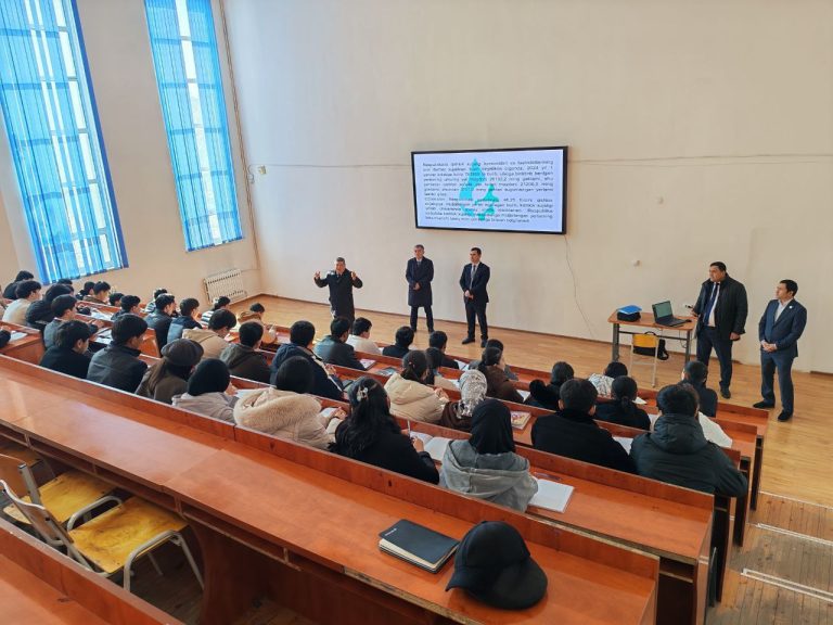 Toshkent davlat agrar universitetining O‘quv ishlari bo‘yicha prorektori S. Boboyev tomonidan O‘simliklar himoyasi, Agrokimyo va Tuproqshunoslik hamda Agromuhandislik va Agrotexnologiyalar fakultetlaridagi dars mashg‘ulotlari o‘rganildi