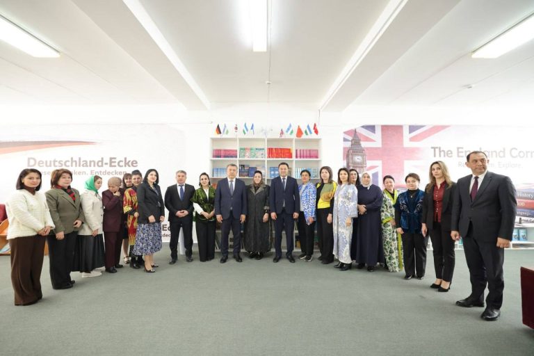 Qo‘shma ta’lim dasturlari fakulteti Xorijiy tillar kafedrasida talabalar hamda xorijiy tillarni o‘rganishga qiziquvchi yoshlar uchun zamonaviy til kurslarining ochilish marosimi bo‘lib o‘tdi.