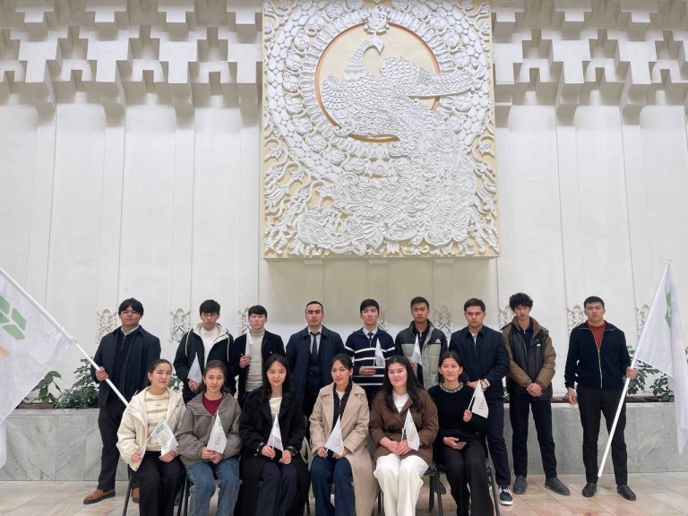 Toshkent shahridagi “Turkiston” san’at saroyida o’tkazilgan “Siz ekologiyaga oid qonunlarni bilasizmi?” respublika ko‘rik-tanlovida universitetimiz iqtidorli yoshlari ishtirok etdi