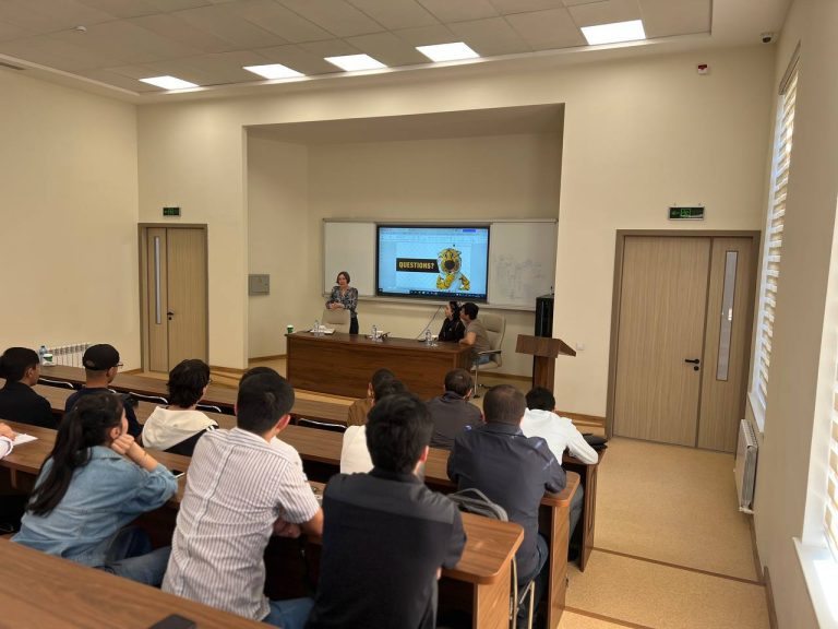 PROFESSOR KIN ADAMS VA TDAU TALABALARI O’RTASIDA OCHIQ MULOQOT BO’LIB O’TDI