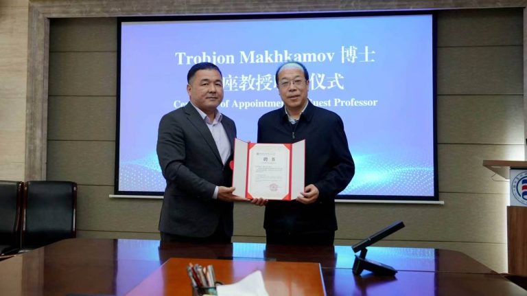 TDAU PROFESSORI XITOYNING NUFUZLI UNIVERSITETIDA “GUEST PROFESSOR” MAQOMIDA FAOLIYAT BOSHLADI