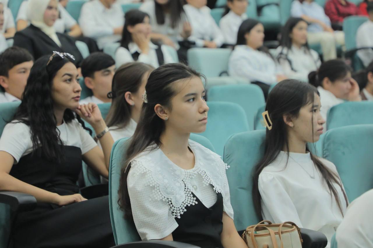 photo_5447152484758525523_y