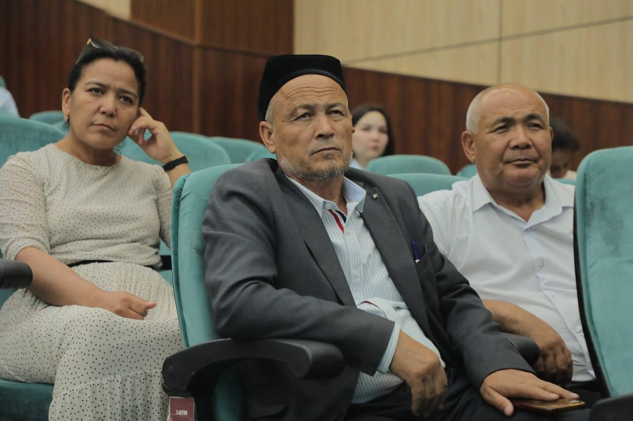 photo_5447152484758525525_y