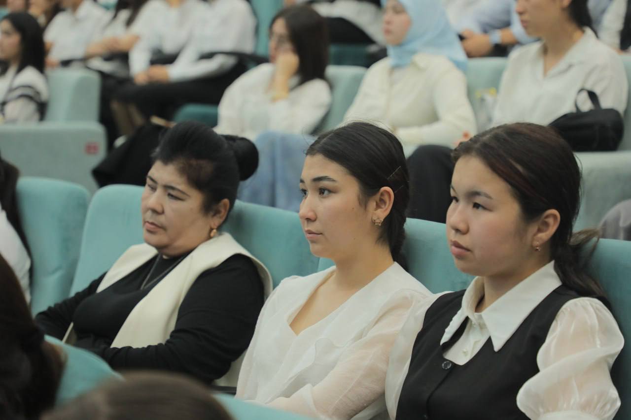 photo_5447152484758525527_y