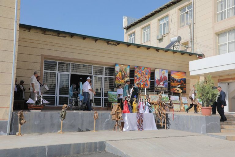 Forish tumanida qishloq xo‘jaligi mahsulotlari va chorvachilik ko‘rgazmasi tashkil etildi